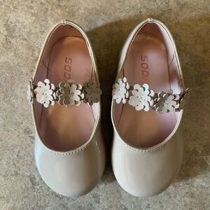 Soda Kids Nude Flower Strap Shoes
